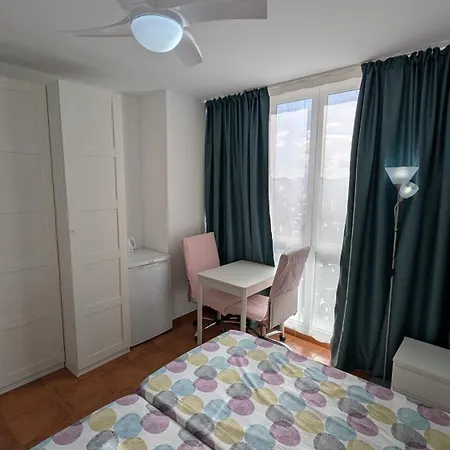 Tenerife Near Aeropuerto * סן איסידרו