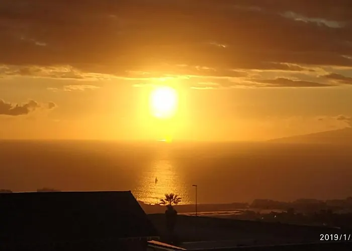 Tenerife Near Aeropuerto בית אירוח סן איסידרו