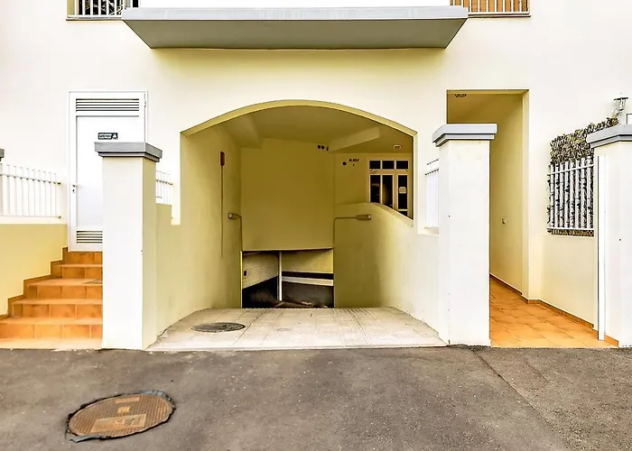 Tenerife Near Aeropuerto בית אירוח סן איסידרו