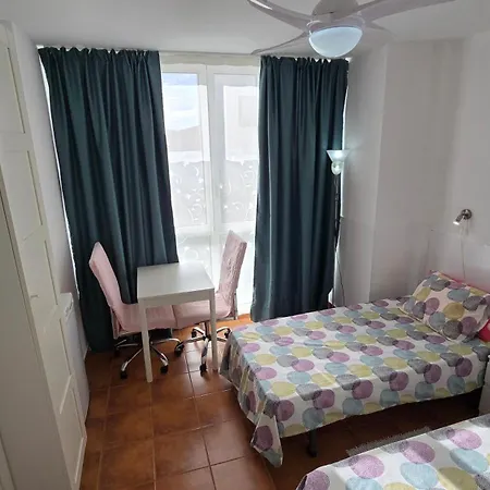 Quarto em Acomodações Particulares Tenerife Near Aeropuerto San Isidro (Tenerife)